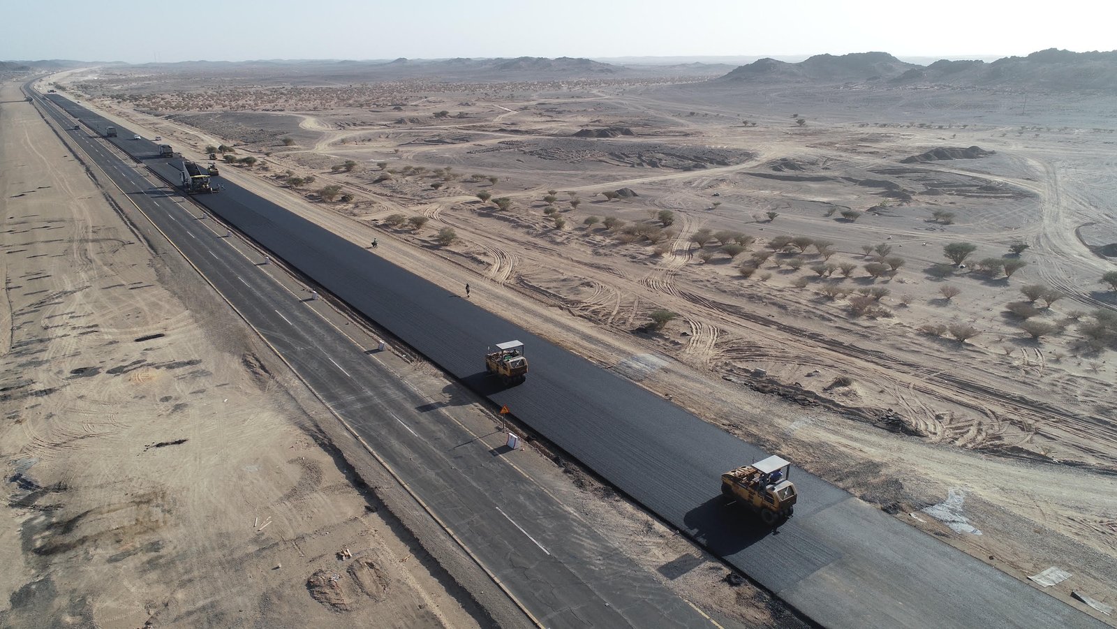 صورة مشروع ﻣﺸﺮوع ﺗﻨﻔﻴﺬ اﻟﻤﺮﺣﻠﺔ 6 ﻹزدواج ﻃﺮﻳﻖ اﻟﺨﺮﻣﺔ - رﻧﻴﺔ - ﻣﻨﻄﻘﺔ ﻣﻜﺔ اﻟﻤﻜﺮﻣﺔ ﺑﻄﻮل 18 ﻛﻴﻠﻮ ﻣﺘﺮ